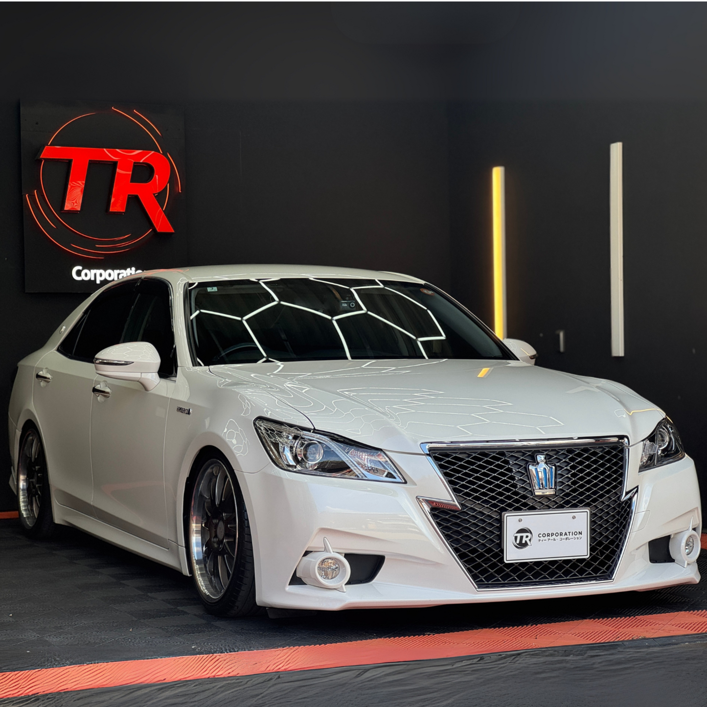Toyota Crown Hybrid Athlete S