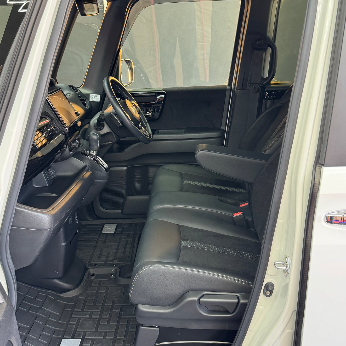 Honda N-Box Custom L Turbo