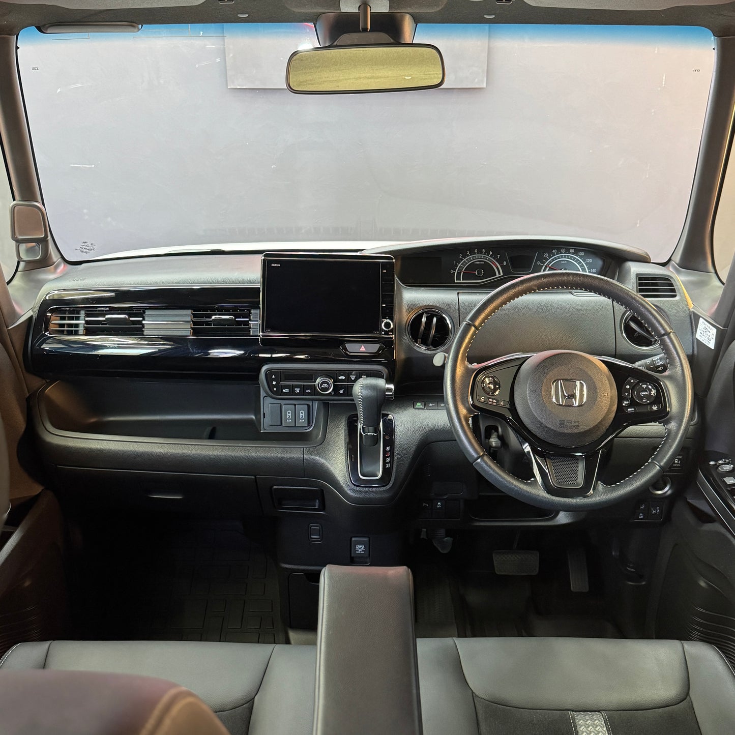 Honda N-Box Custom L Turbo