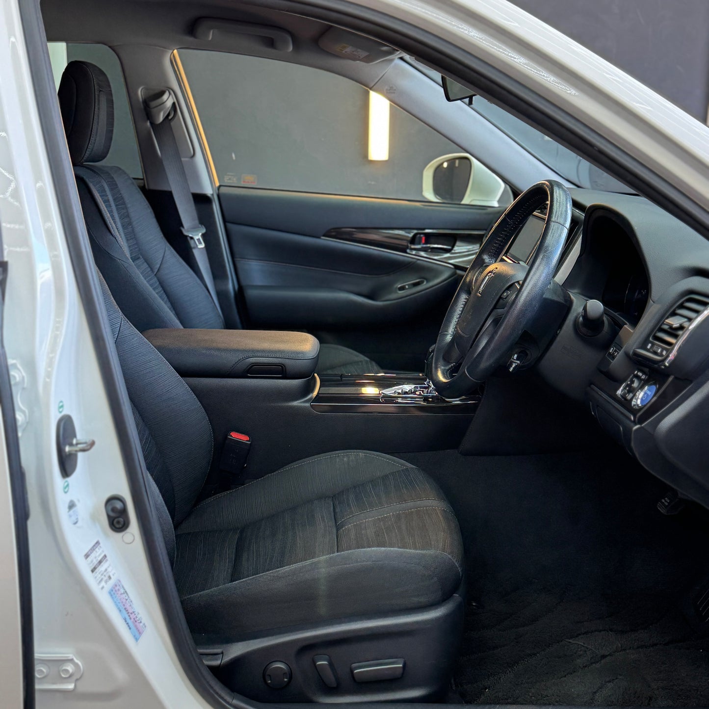 Toyota Crown Hybrid Athlete S