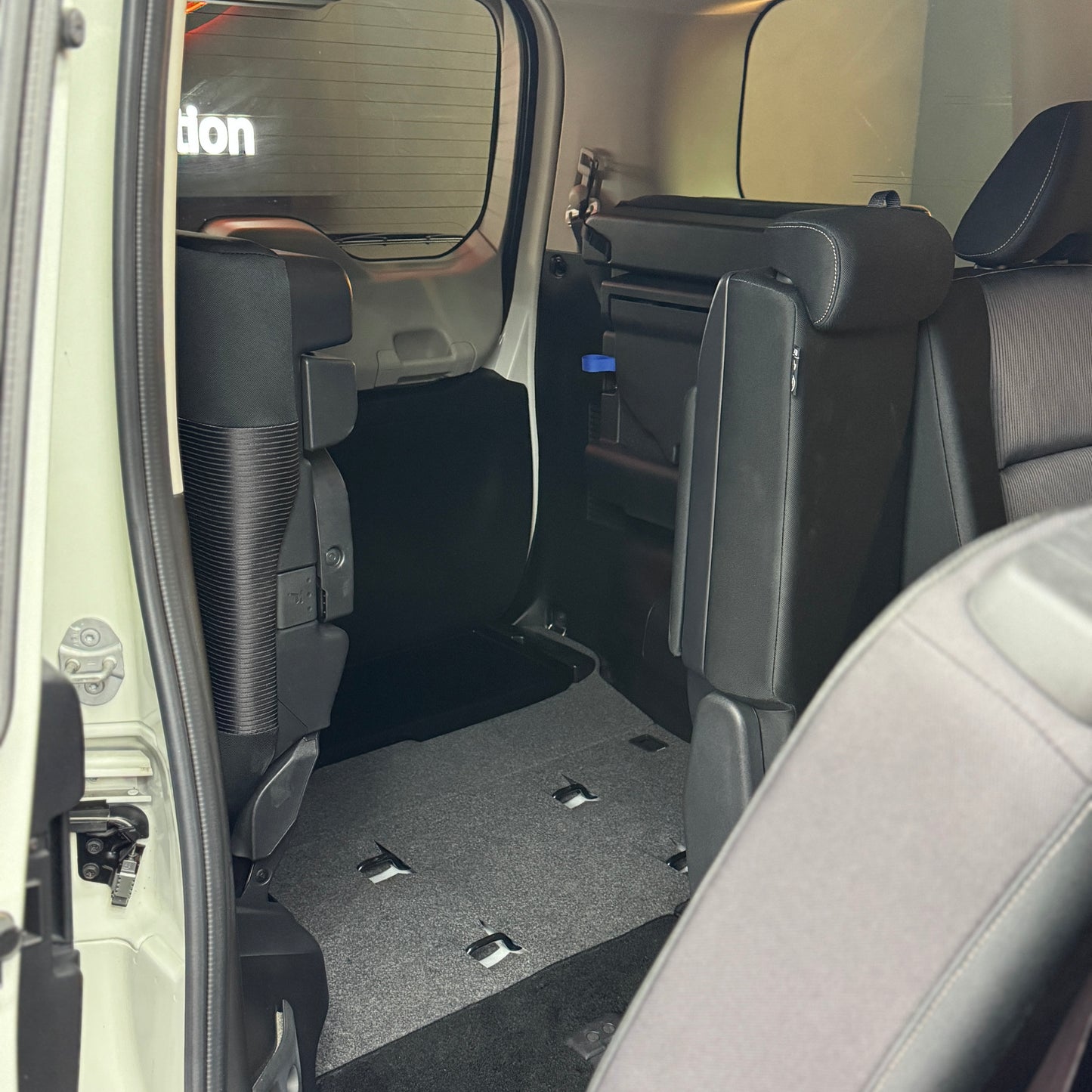 Nissan Serena Highway-star G S-Hybrid