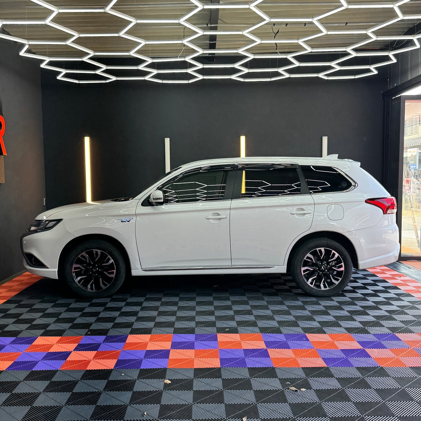 Mitsubishi Outlander PHEV 4WD