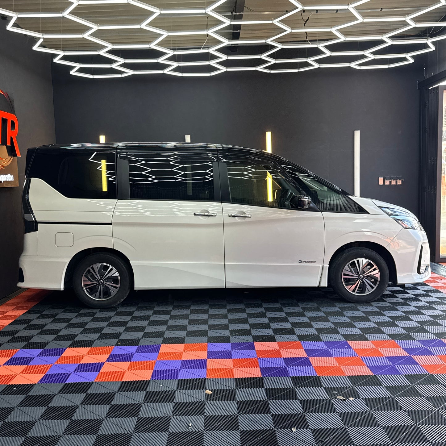 Nissan Serena Highway-Star V e-Power