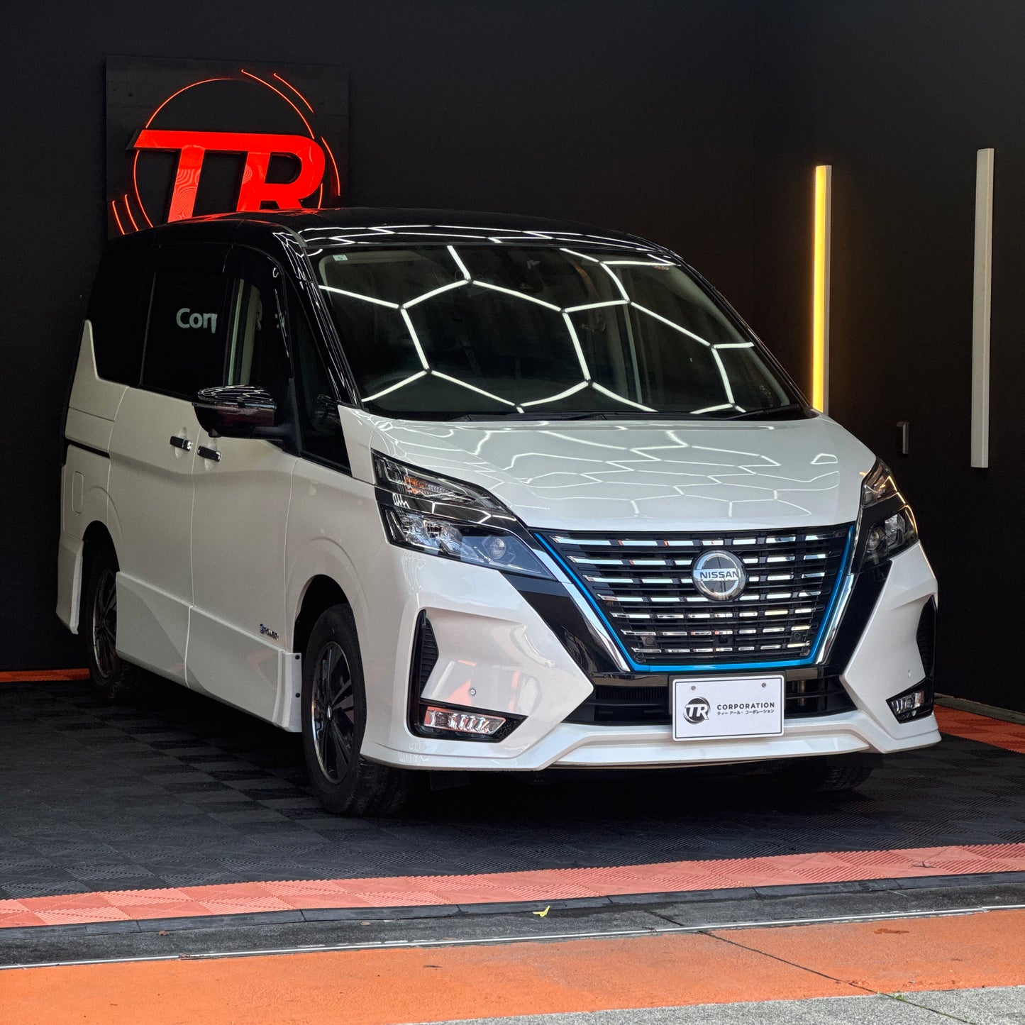 Nissan Serena Highway-Star V e-Power