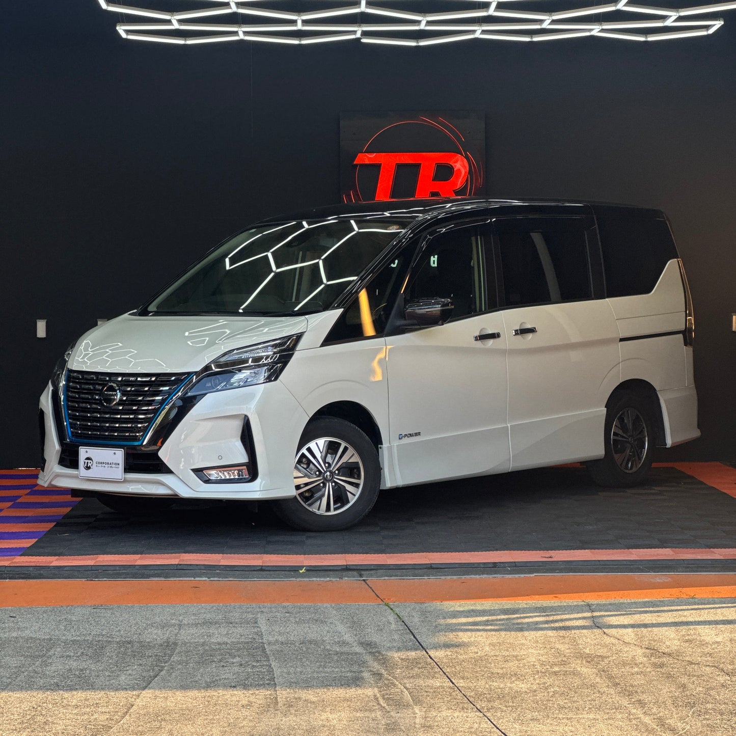 Nissan Serena Highway-Star V e-Power