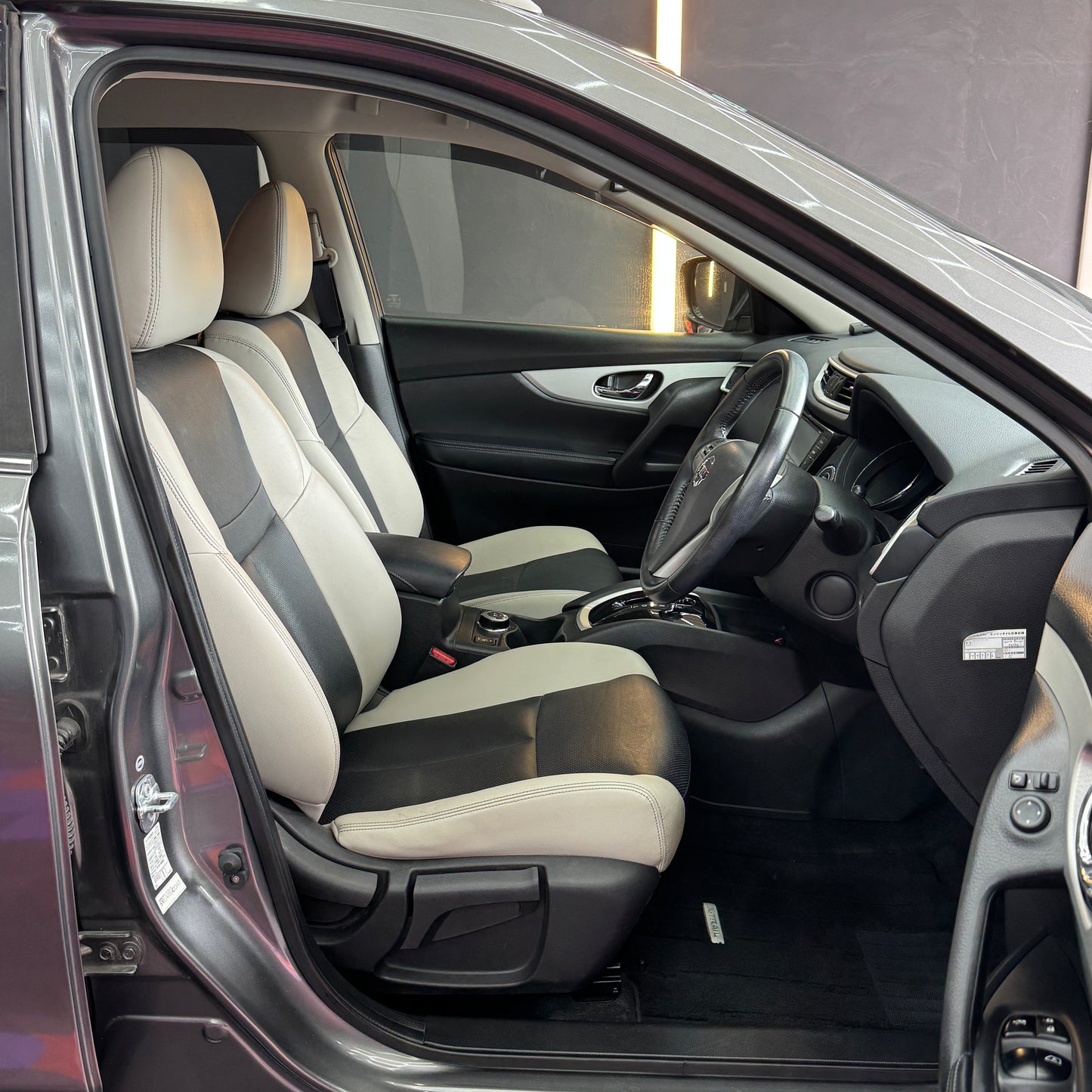X-Trail Premium Hybrid 4WD