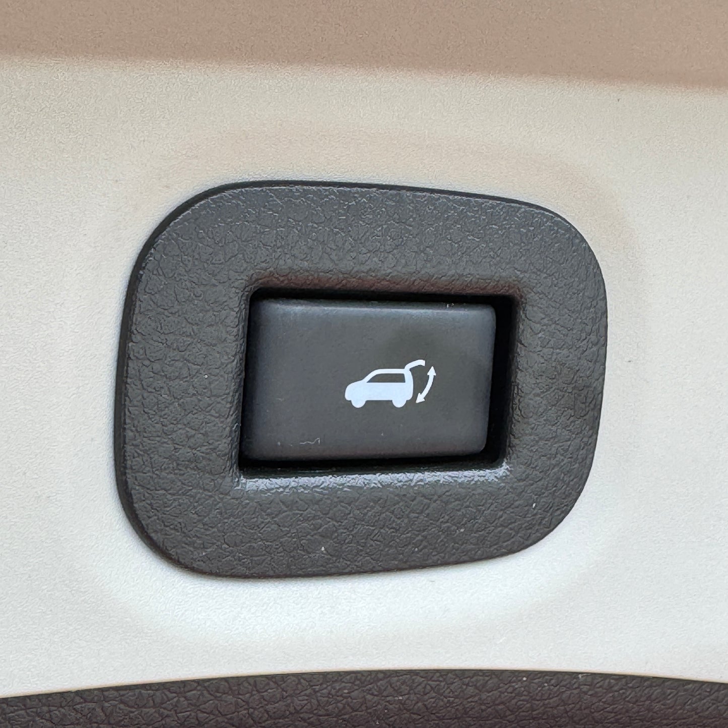 X-Trail Premium Hybrid 4WD