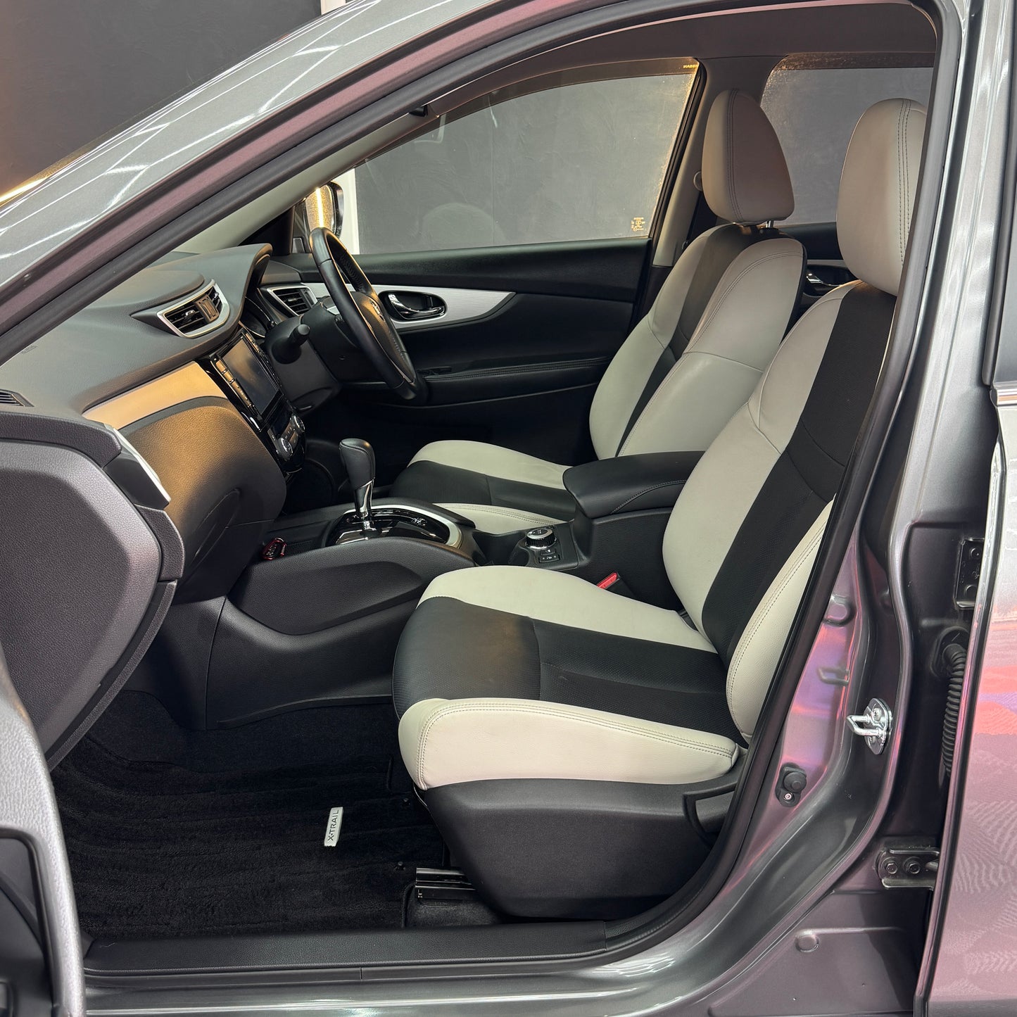 X-Trail Premium Hybrid 4WD