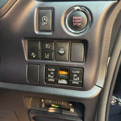 Toyota Voxy ZS