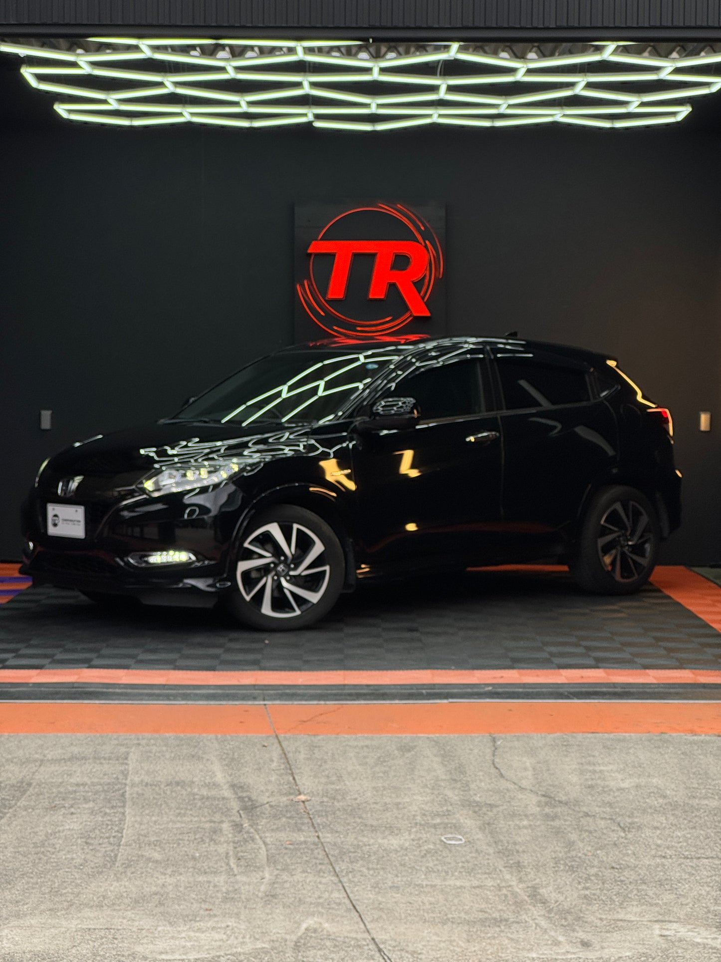 Honda Vezel RS Hybrid Honda Sensing 2017
