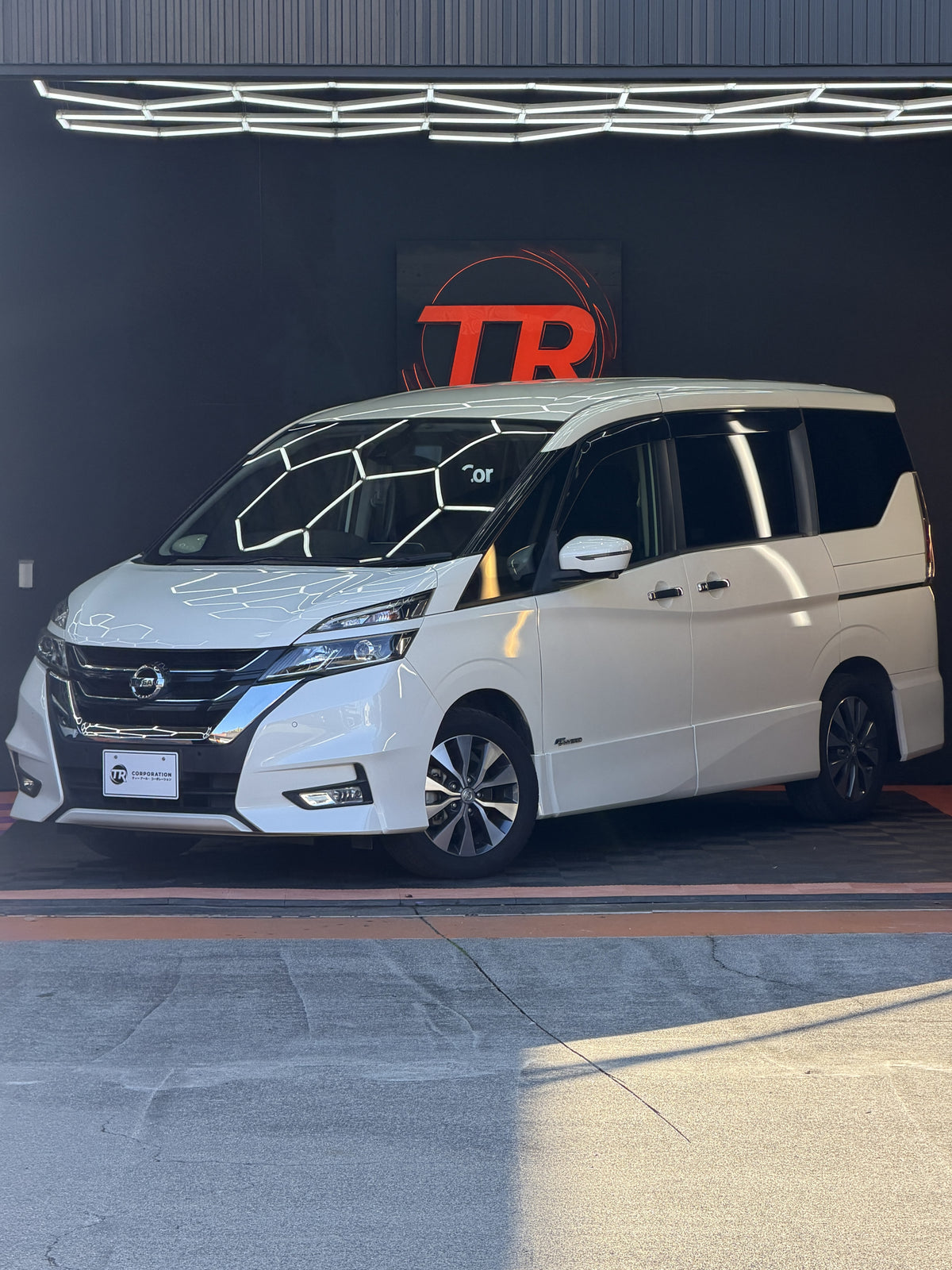 日産 セレナ S-HYBRID ハイウェイスターG 平成29年式