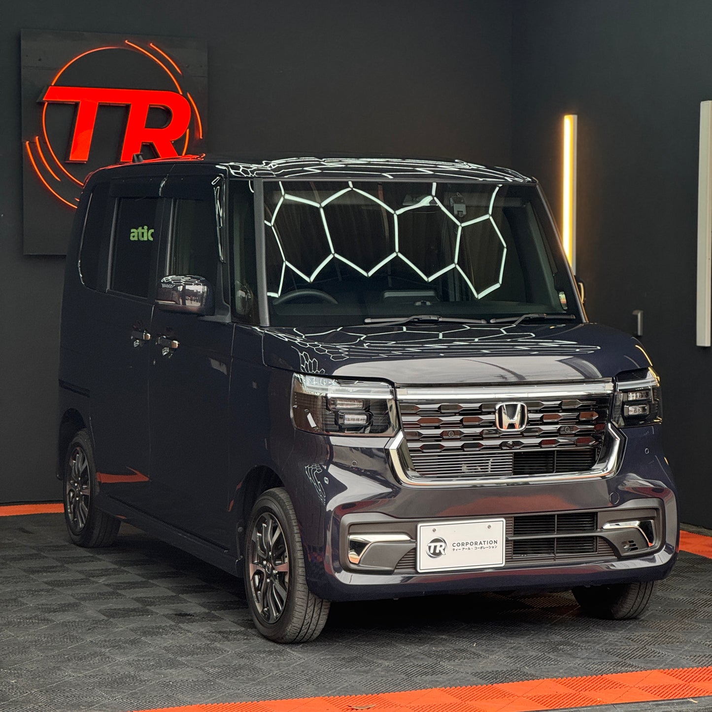 ホンダ N-BOX カスタム 4WD