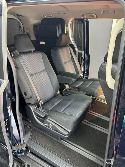 Toyota Voxy ZS Hybrid 2016