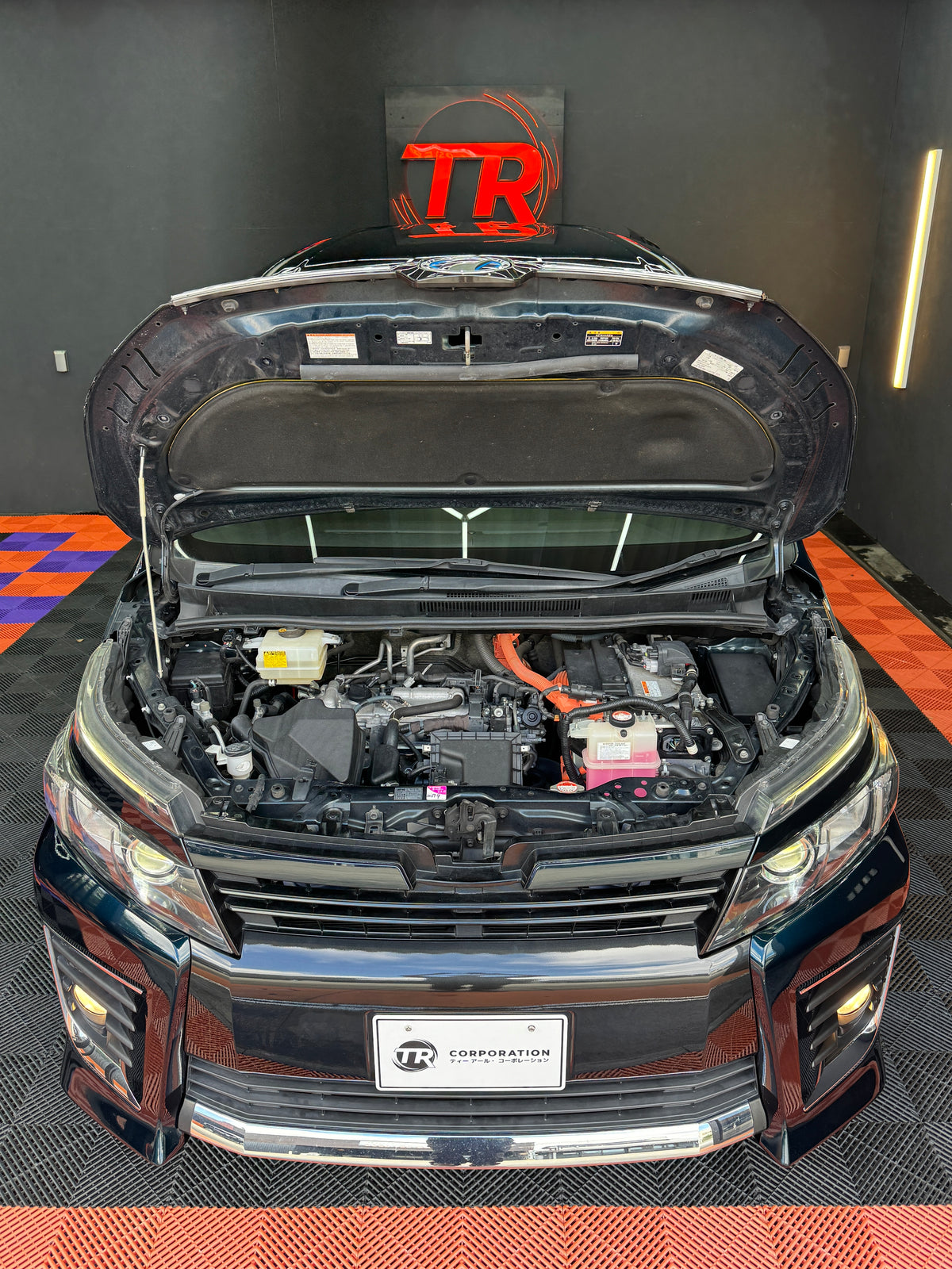 Toyota Voxy ZS Hybrid 2016