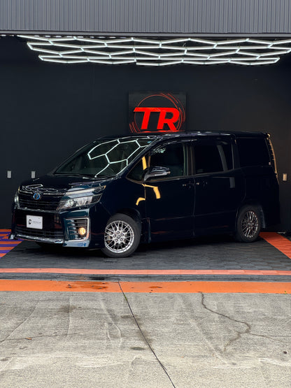 Toyota Voxy ZS Hybrid 2016