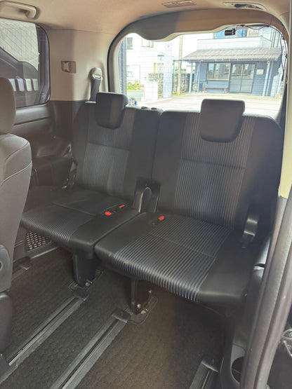 Toyota Voxy ZS Hybrid 2016