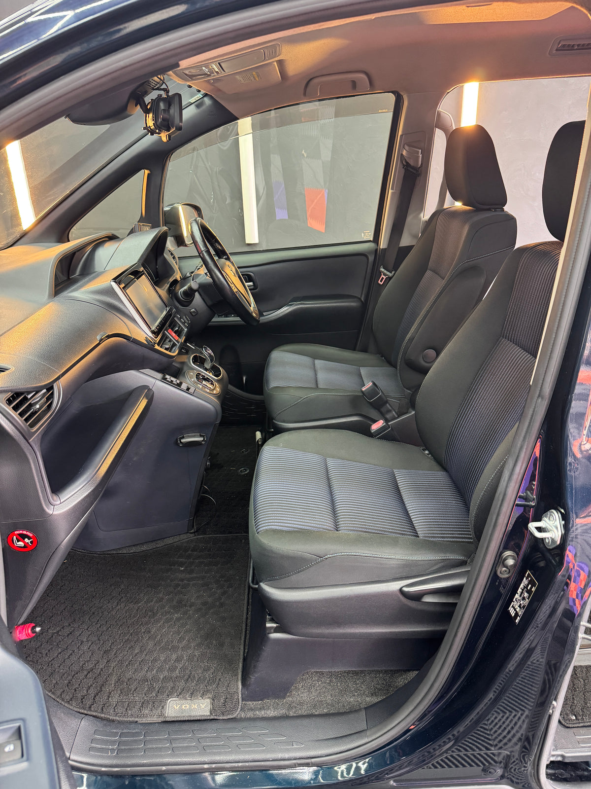 Toyota Voxy ZS Hybrid 2016