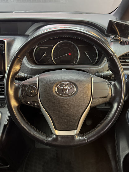 Toyota Voxy ZS Hybrid 2016