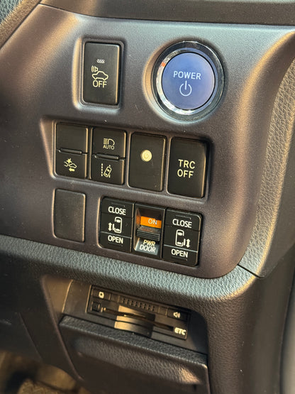Toyota Voxy ZS Hybrid 2016