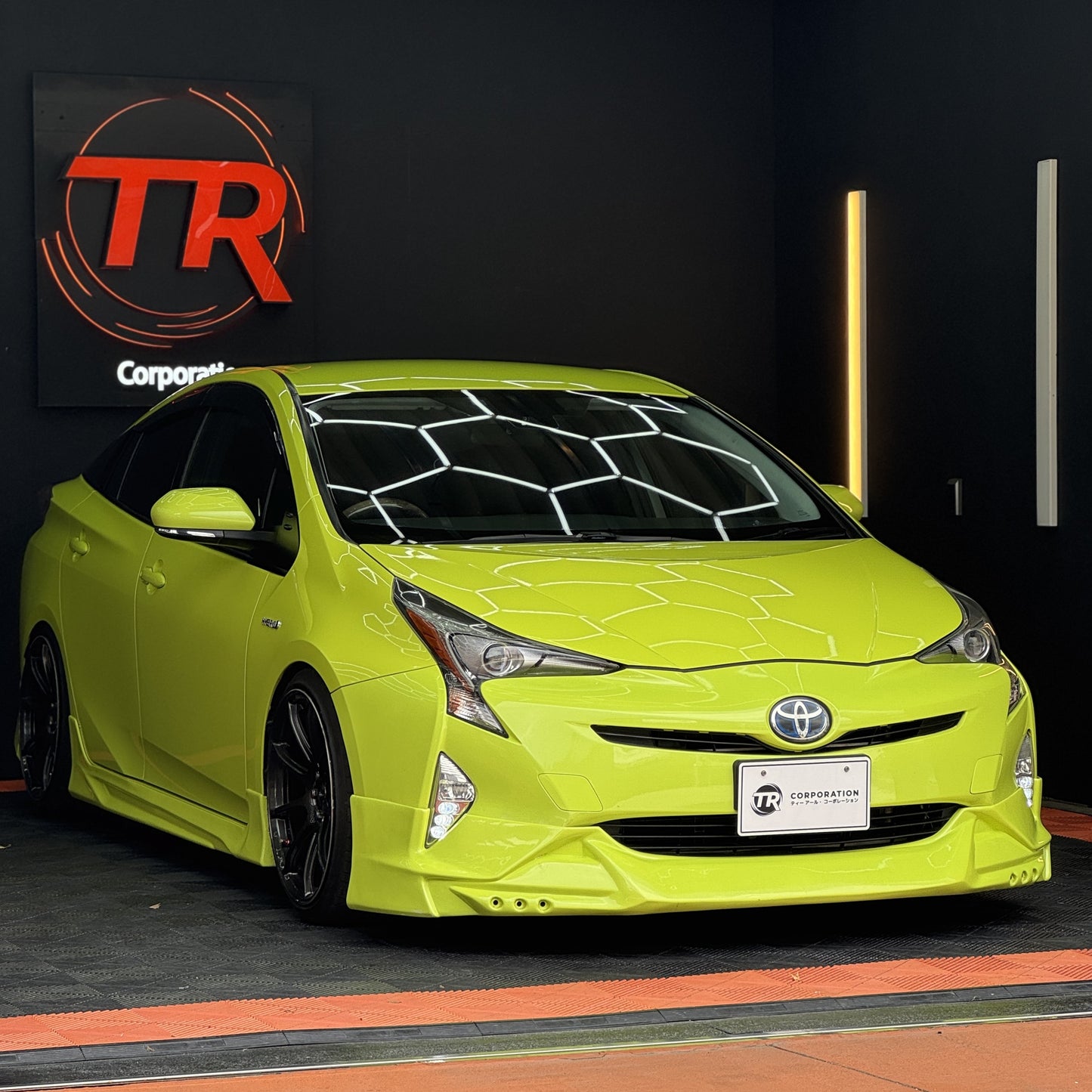 Toyota Prius S Touring Selection e-four 4WD