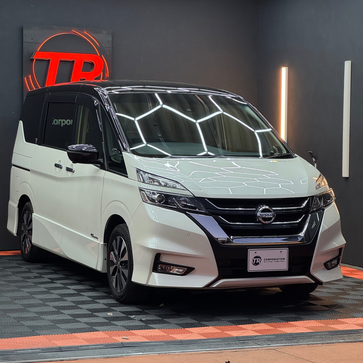 Nissan Serena Highway-star G S-Hybrid
