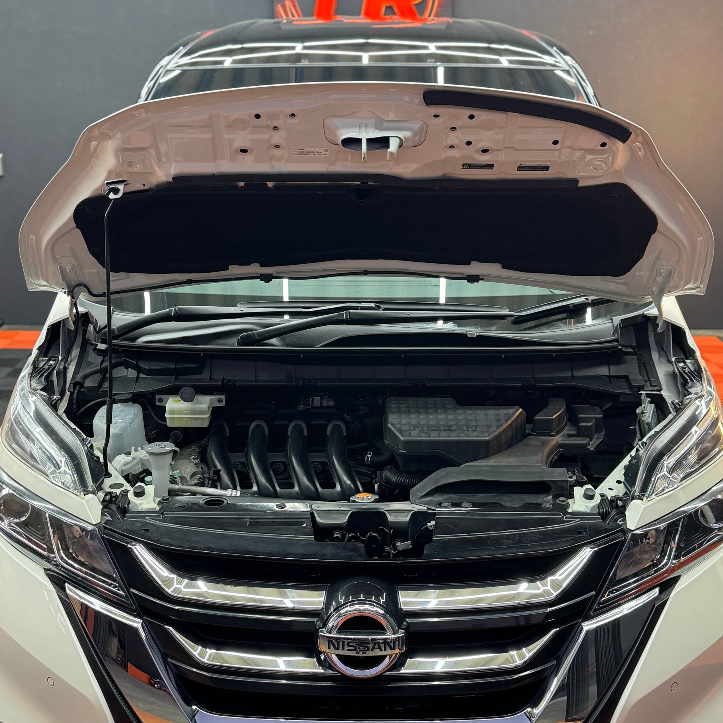 Nissan Serena Highway-star G S-Hybrid