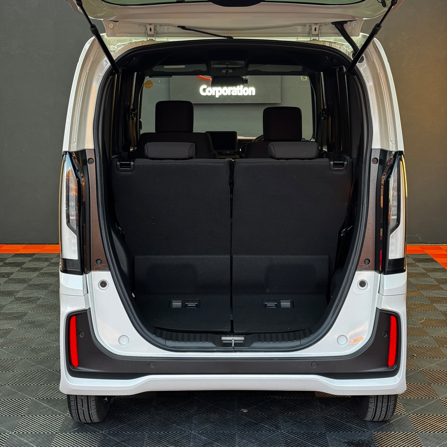 Honda N-BOX Custom