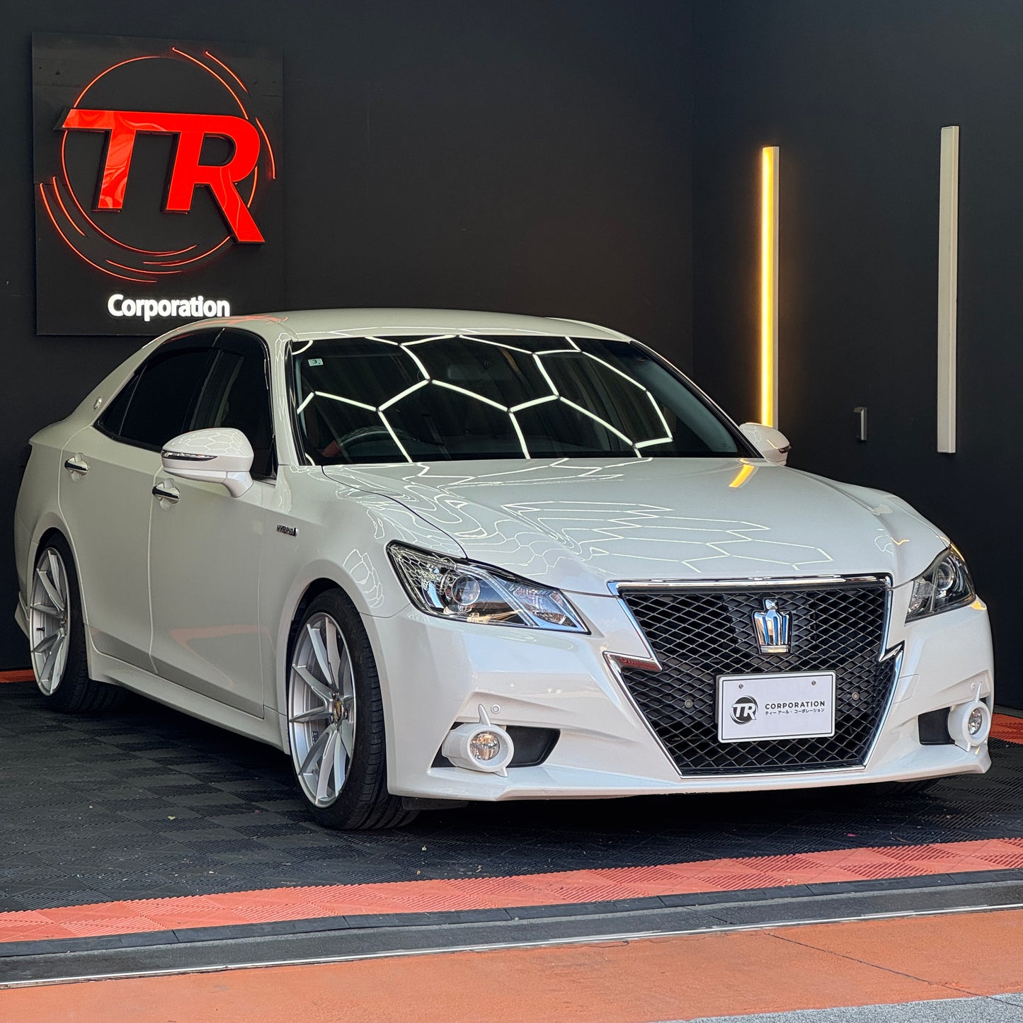 Toyota Crown Athlete-S Hybrid