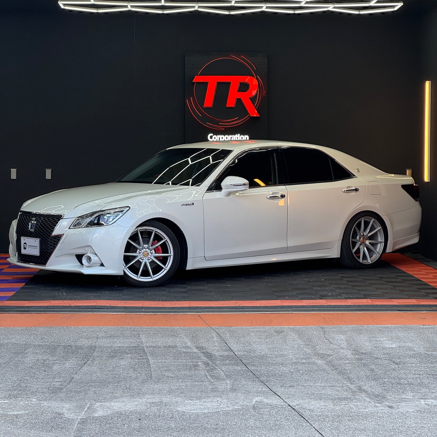 Toyota Crown Athlete-S Hybrid