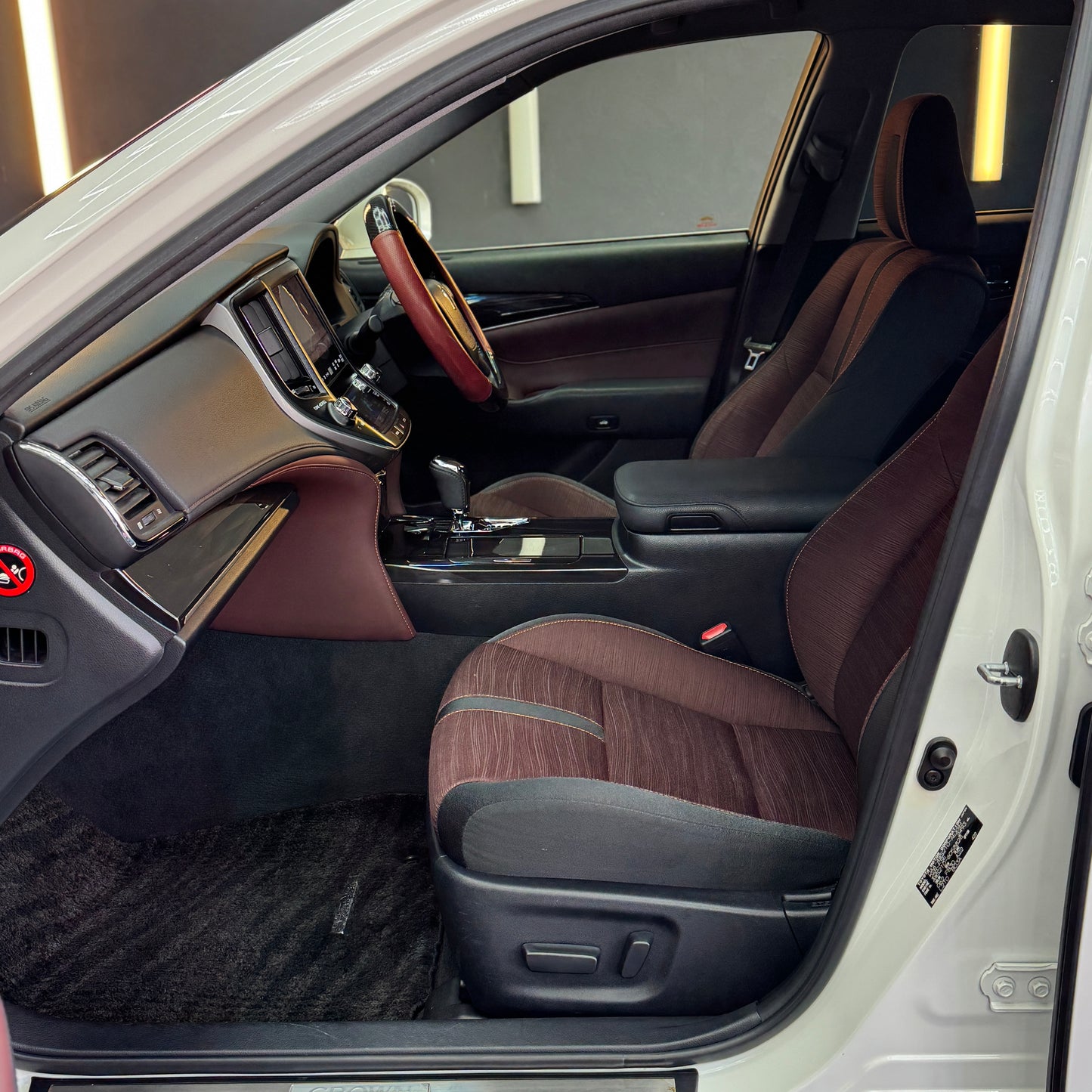 Toyota Crown Athlete-S Hybrid