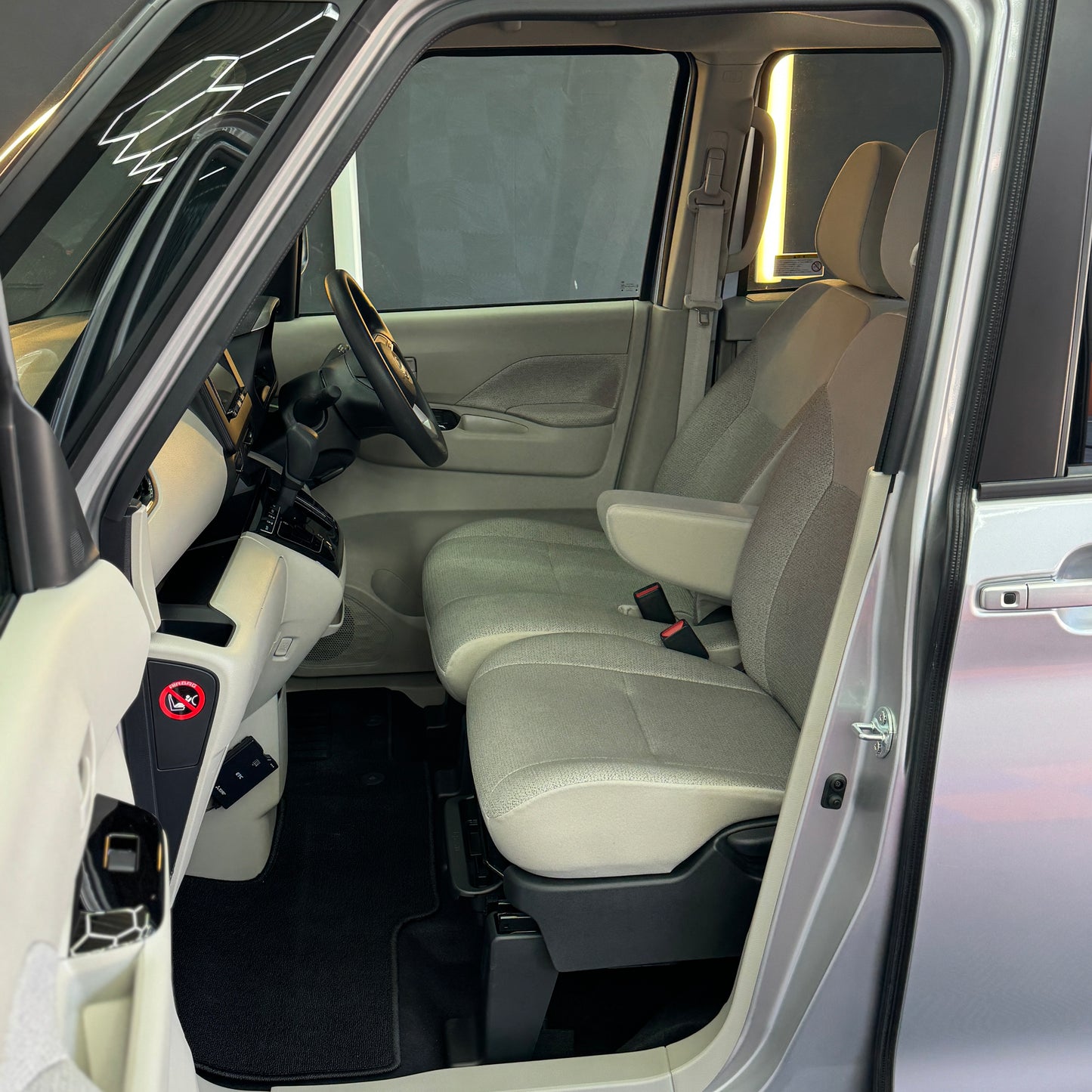 Nissan Roox Hybrid X