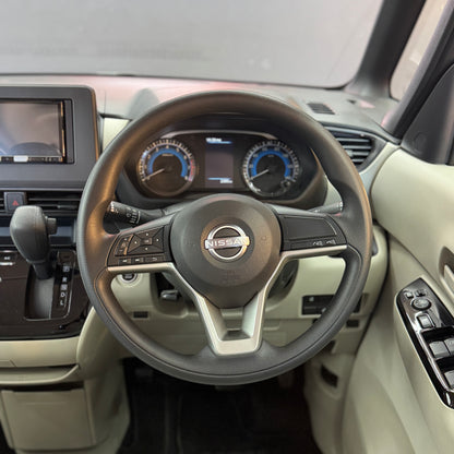 Nissan Roox Hybrid X