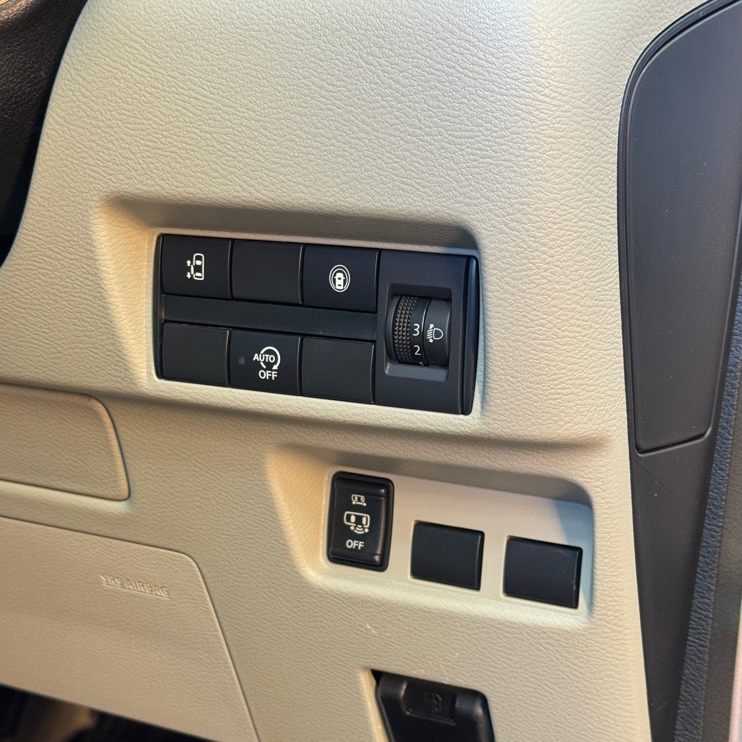 Nissan Roox Hybrid X