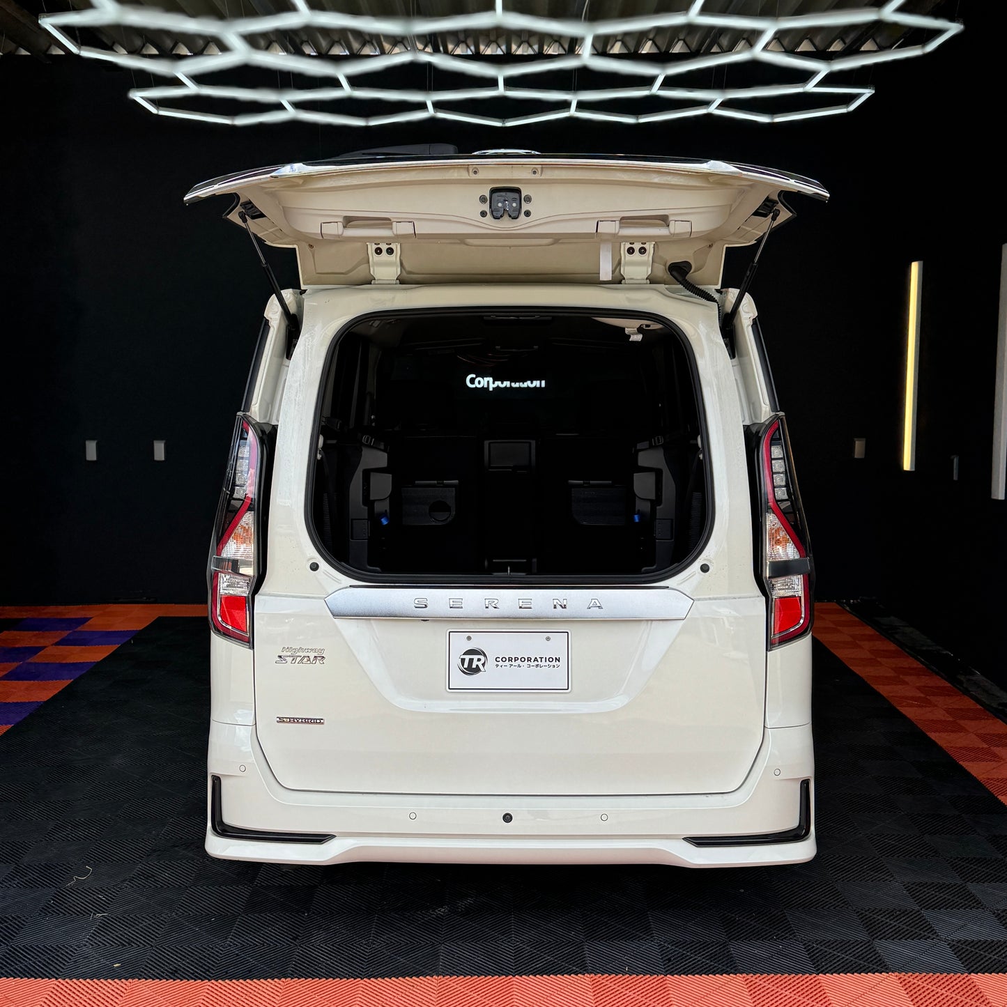 Nissan Serena Highwaystar S-Hybrid