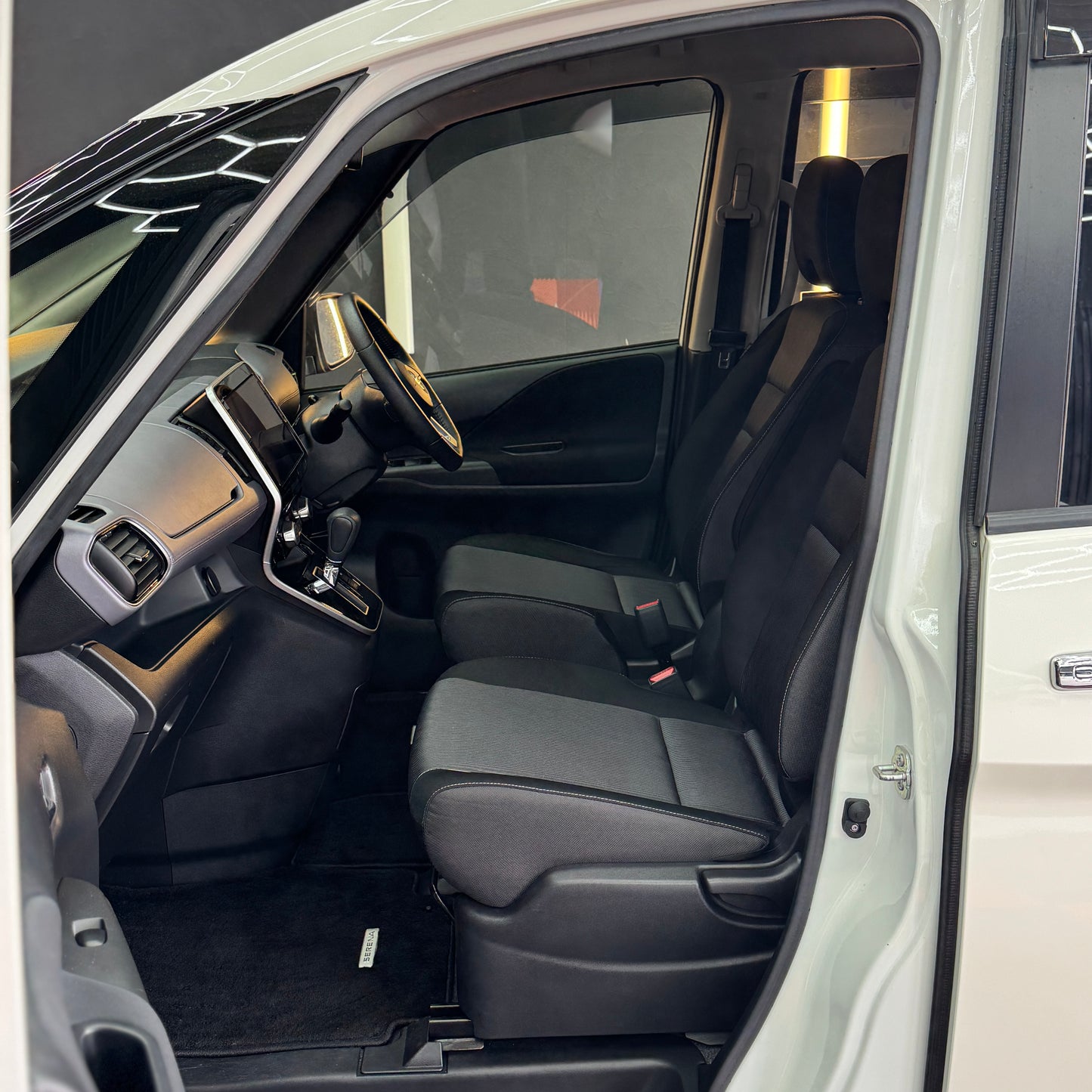 Nissan Serena Highwaystar S-Hybrid